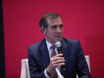 "Vergonzosos": Lorenzo Córdova cuestiona a medios que pasaron de críticos a propagandistas del poder