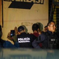 Policías detienen a ambientalistas en Aguascalientes tras protesta por tala de árboles