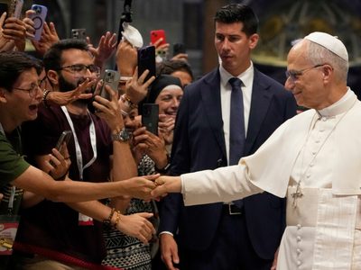 Reciben al Papa León XIV como estrella de rock en festival de influencers católicos