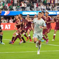 Orbelín Pineda falla penalti y México sucumbe ante Venezuela en la Copa América