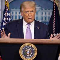 Trump lo hace de nuevo: alimenta dudas sobre el origen de Kamala Harris