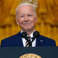 Biden rechaza estar llevando a Estados Unidos hacia la izquierda