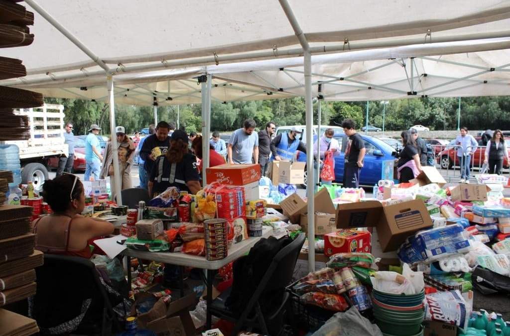Centro de acopio en el Estadio de EU