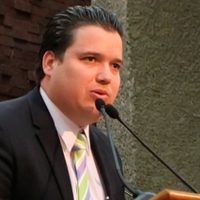 Diputado por NL repudia 'corrupción de partidos” y renuncia al PRI