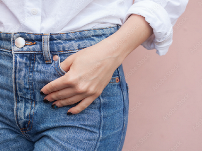 Prestá atención: el secreto para sacarle provecho y darle un toque de elegancia a tus clásicos jeans