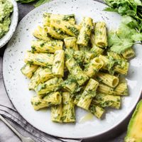Salsa de palta: en pocos minutos y con una cremosidad irresistible, la receta del mejor aliño para tus pastas
