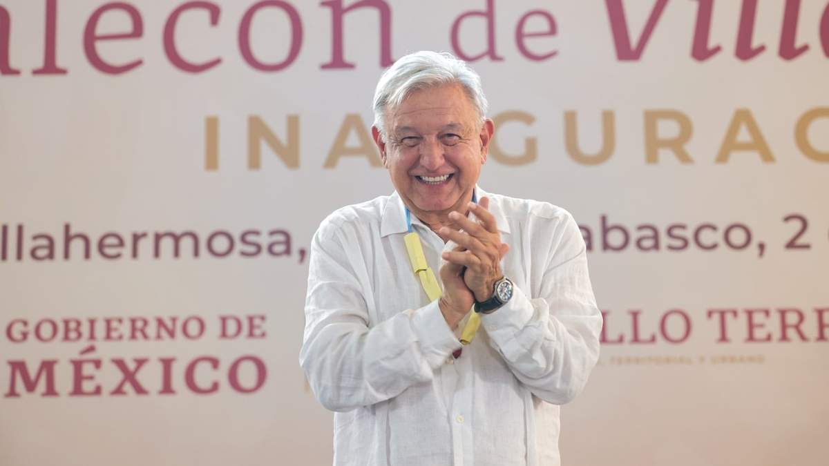 López Obrador en su gira por Oaxaca