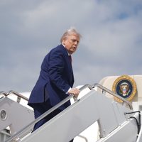 Entran en vigor las nuevas restricciones de viaje de Trump para ciudadanos de estos países
