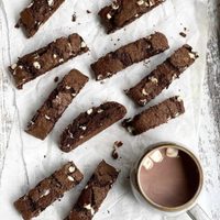 Sticks de brownies y merengue: prepará esta receta que es una bomba y llevá a otro nivel tus postres