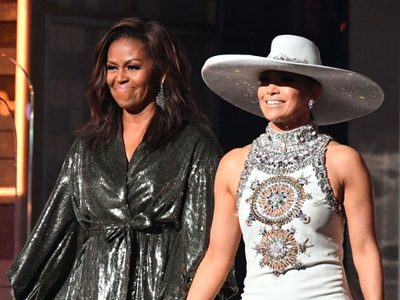 ¡Explota todo! Michelle Obama se entrena al ritmo de ¡Cardi B, Ariana Grande y Jennifer López!