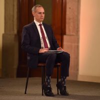El presidente sale en defensa de López Gatell; 'ha sido clave” en la pandemia, sostiene