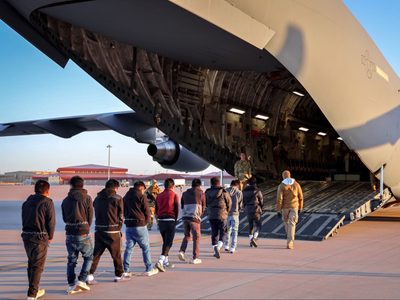 Los migrantes haitianos en EU, en pánico por aumento de deportaciones
