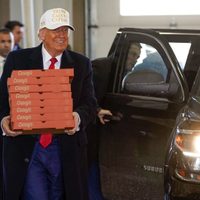 En último llamado a republicanos de Iowa, Trump dice que sus votos le ayudarán a castigar a enemigos