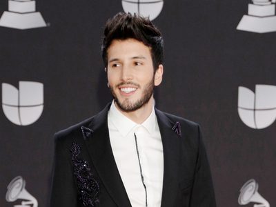 Sebastián Yatra habló en los “Premios Juventud 2020” sobre los rumores con Danna Paola