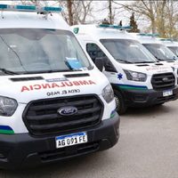 El gobierno incorporó cinco ambulancias y otros vehículos a la flota del Sistema de Salud