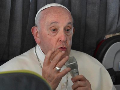 Papa rechaza la legalización de las drogas y llama "asesinos" a los narcotraficantes