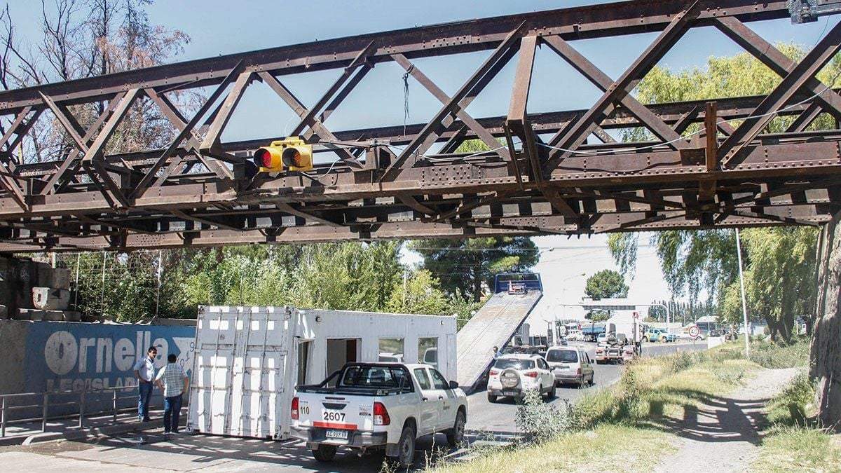 Puente ferroviario Neuquén - Cipolletti. Fuente: Facebook