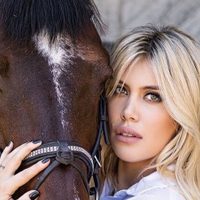 Desde la Patagonia, Wanda Nara regaló su mejor postal con un look muy particular