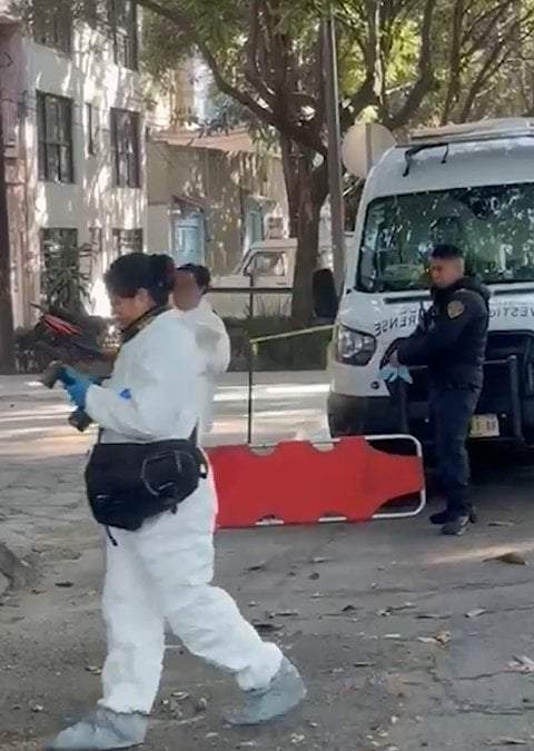 Autoridades acudieron al edificio de la colonia Álamos donde murió un hombre tras el sismo