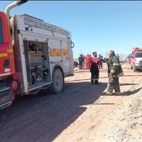 Bomberos de Centenario extinguieron un incendio en un gasoducto en el yacimiento Río Neuquén