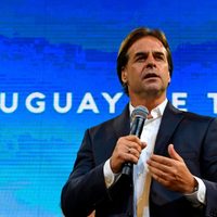 Uruguay anuncia la compra de vacunas contra el coronavirus a China