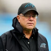 Multimillonario dueño de los Panthers de la NFL, foco de una investigación penal