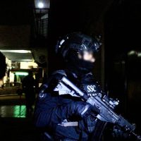 Detienen a 112 personas en operativo policiaco en Iztapalapa