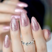 Nail Art: "Uñas gold", la manicura que promete ser un clásico en verano, rejuvenece las manos y combina con todo