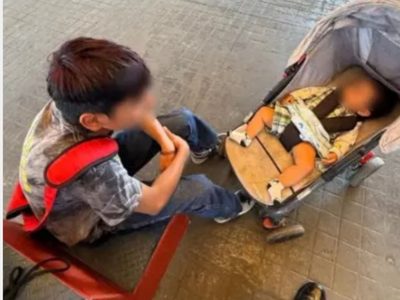 Encuentran a niño de 12 años viajando solo con un bebé de 8 meses: “Mi hermano lloraba de hambre