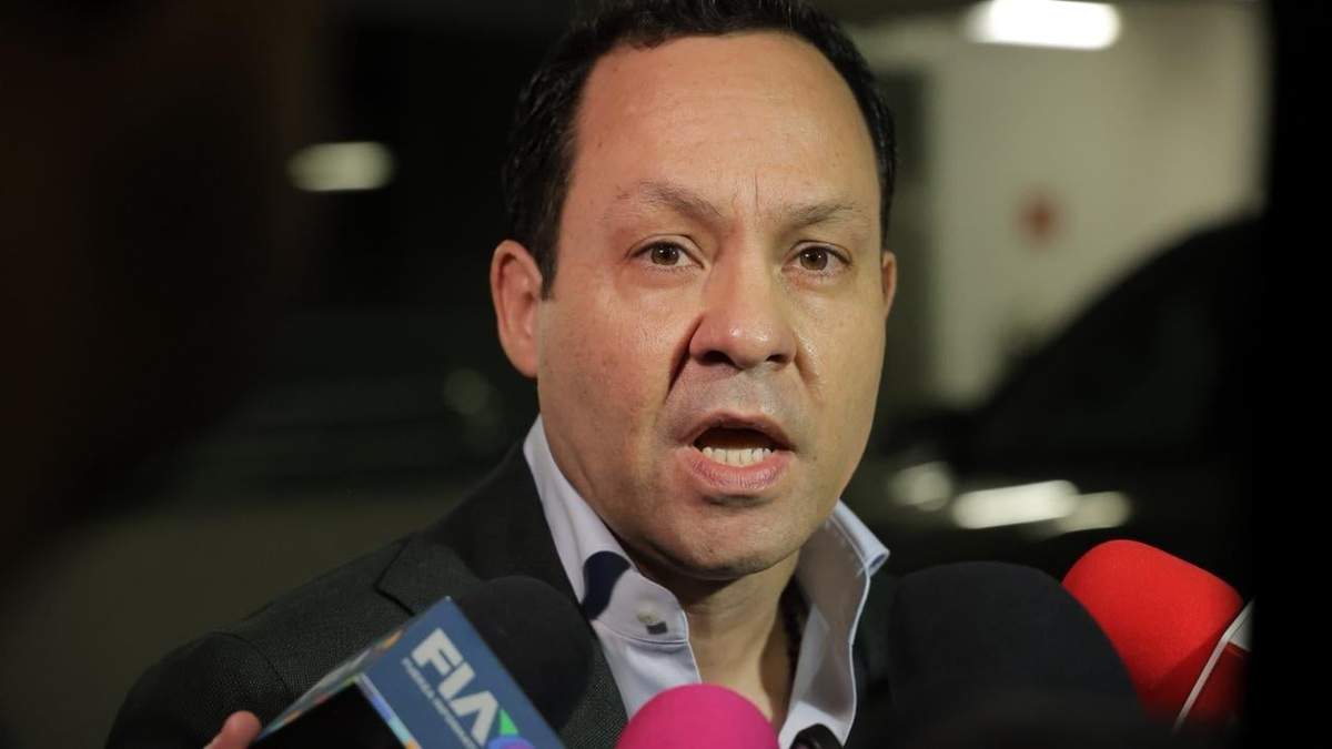 El senador Clemente Castañeda
