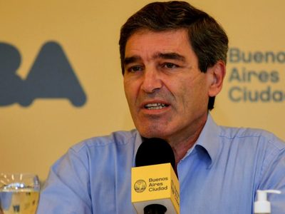 Dengue: Fernán Quirós aseguró que en la Ciudad el brote entró en “la fase final”
