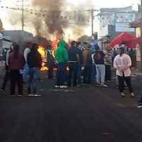 Linchan y calcinan a cuatro presuntos extorsionadores en Almoloya de Juárez; detienen a 16