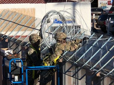 Arizona 'blinda” frontera ante llegada de Caravana Migrante