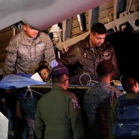Niños sobrevivientes llegan a Bogotá estables y alegres de su proeza