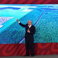 AMLO: No vamos a permitir que grupos de intereses económicos detengan al Tren Maya