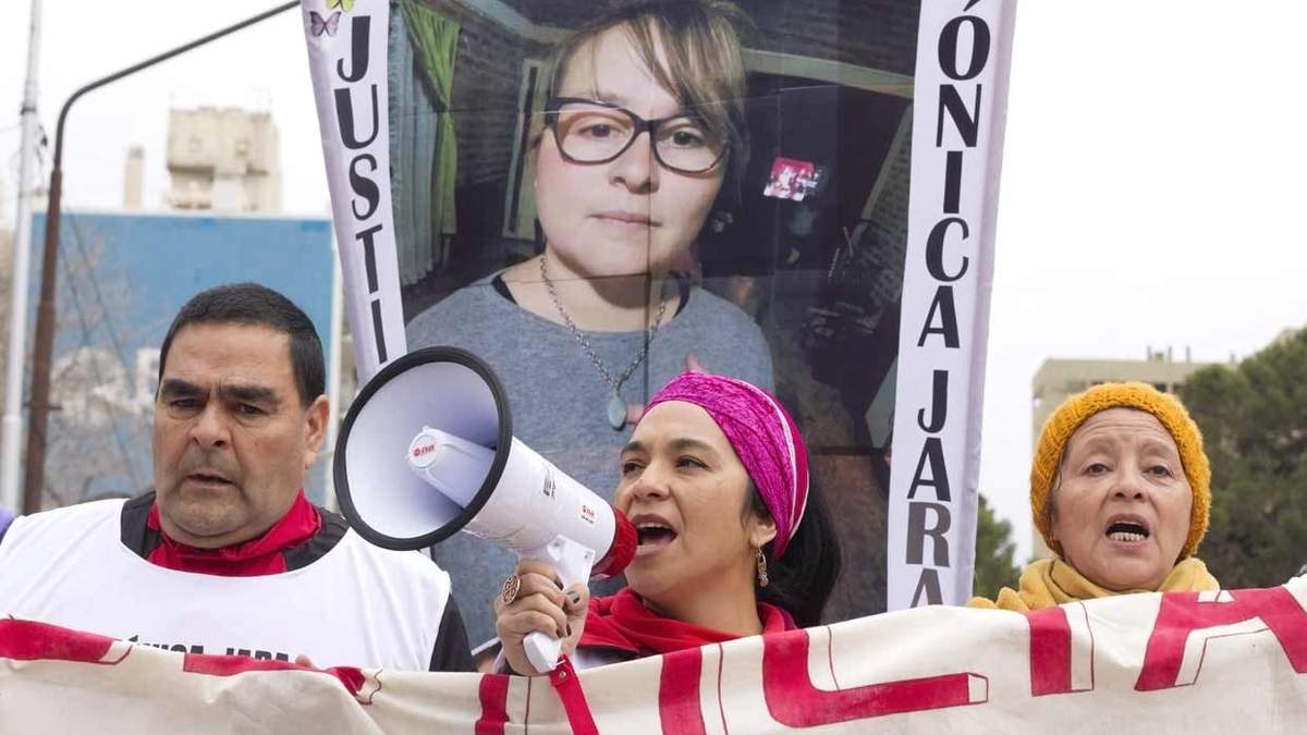 El 29 de junio se realizó una marcha en Neuquén a un año de la explosión de la escuela de Aguada San Roque. Fuente: (Emiliano Ortiz)