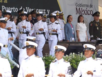 México necesita marinos valientes, íntegros y honestos: Sheinbaum