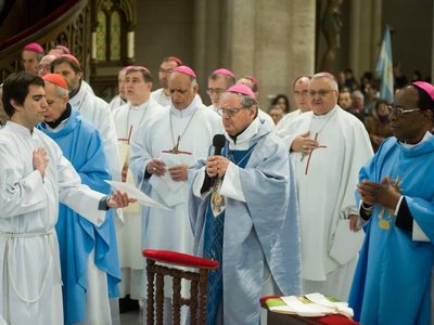 La Iglesia coincide con Alberto: "Hay que honrar las deudas, pero no a costa del hambre del pueblo”