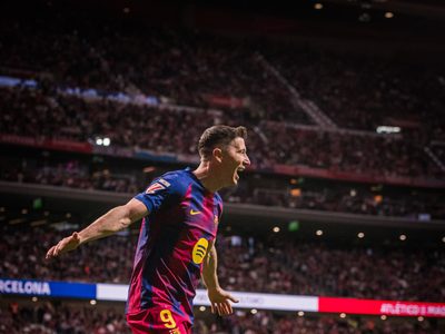 Barcelona derrota 2-1 al Atlético de Madrid y aumenta su liderato en La Liga (Videos)