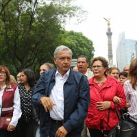 Marcha López Obrador sobre Reforma en apoyo a maestros