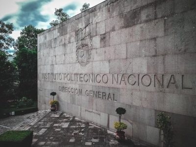 Sucia limpieza del IPN: para subsanar irregularidades adjudica contrato más caro