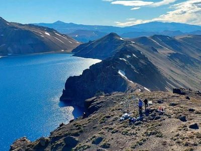 Alerta amarilla para el complejo volcánico Laguna del Maule