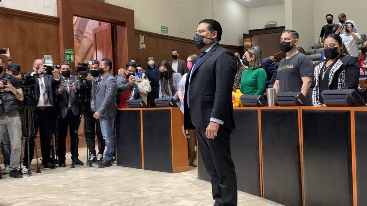 Legisladores jaliscienses tomaron la protesta de ley respectiva a Luis Joaquín Méndez Ruiz,