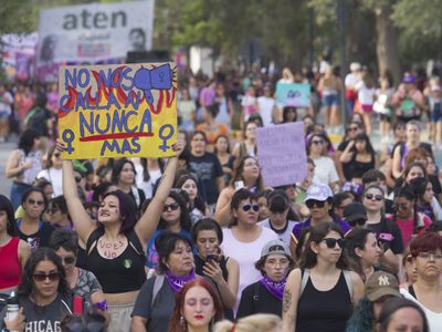 La marcha del 8M inundó de manifestantes el centro de Neuquén