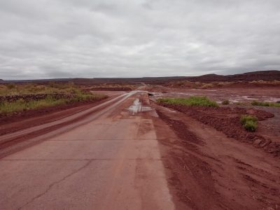 La torrencial lluvia provocó la evacuación de más de 30 familias en Añelo y Rincón de los Sauces
