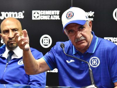 "Tuca" Ferretti sale en defensa de la afición tras molestia del Tri por abucheos