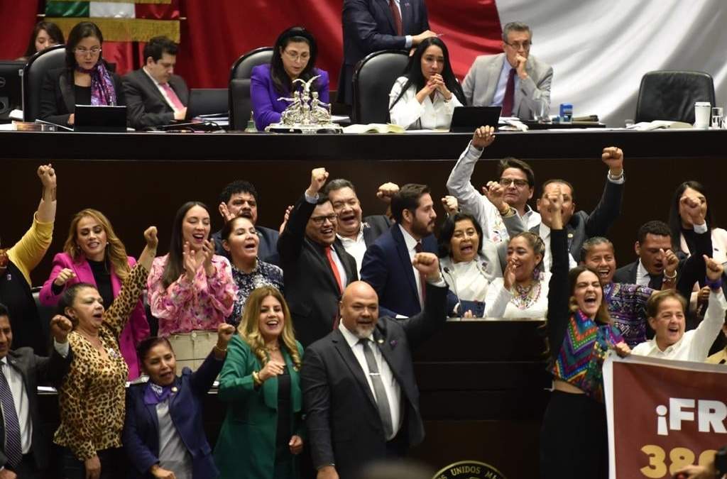 Celebración de la bancada morenista