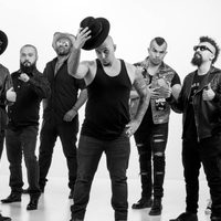 Vive Latino: El grupo colombiano La Toma abre la edición 18