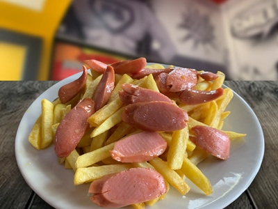 Hacé las mejores salchipapas de tu vida con esta receta bomba y preparate para los aplausos