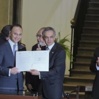 Entrega Mancera su propuesta de Constitución para la CDMX